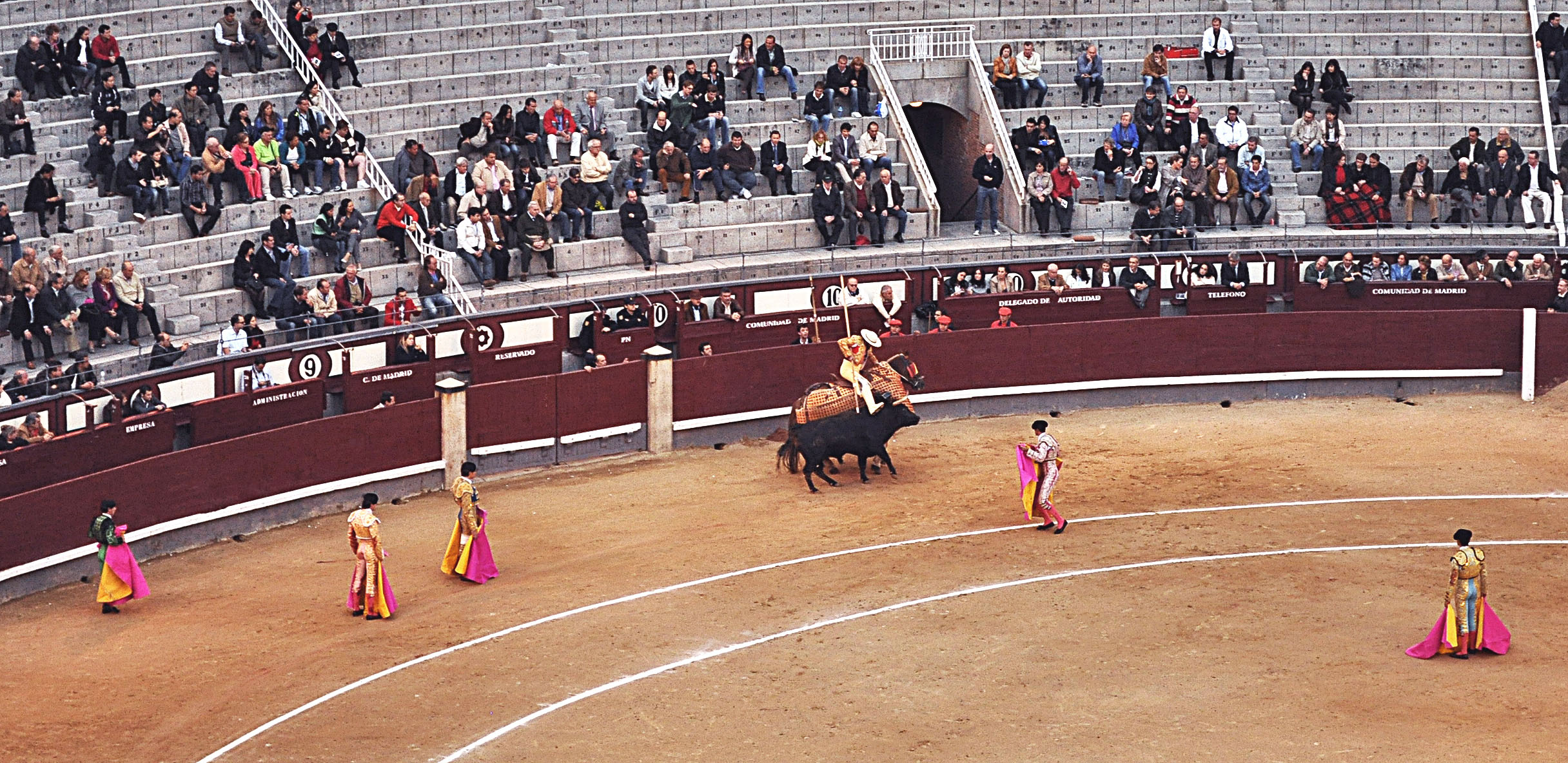 madrid-corida-with-horse-2