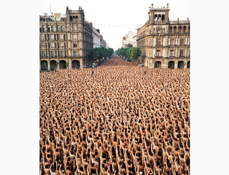 Spencer-Tunick_naked-human-installation_3